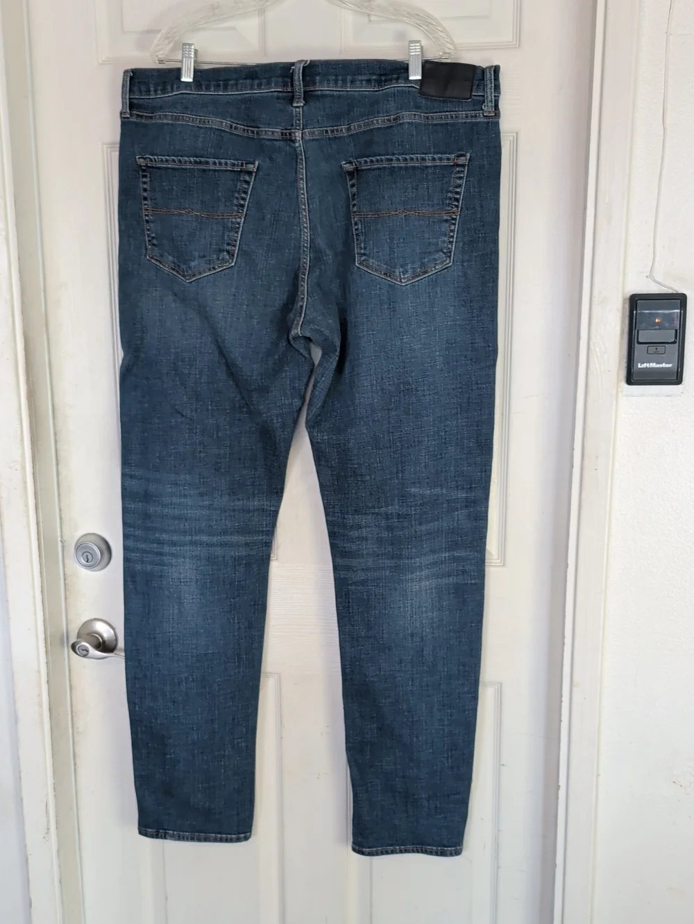 Lucky Brand Men's 410 Athletic Slim Fit Denim Jeans Men Size 40